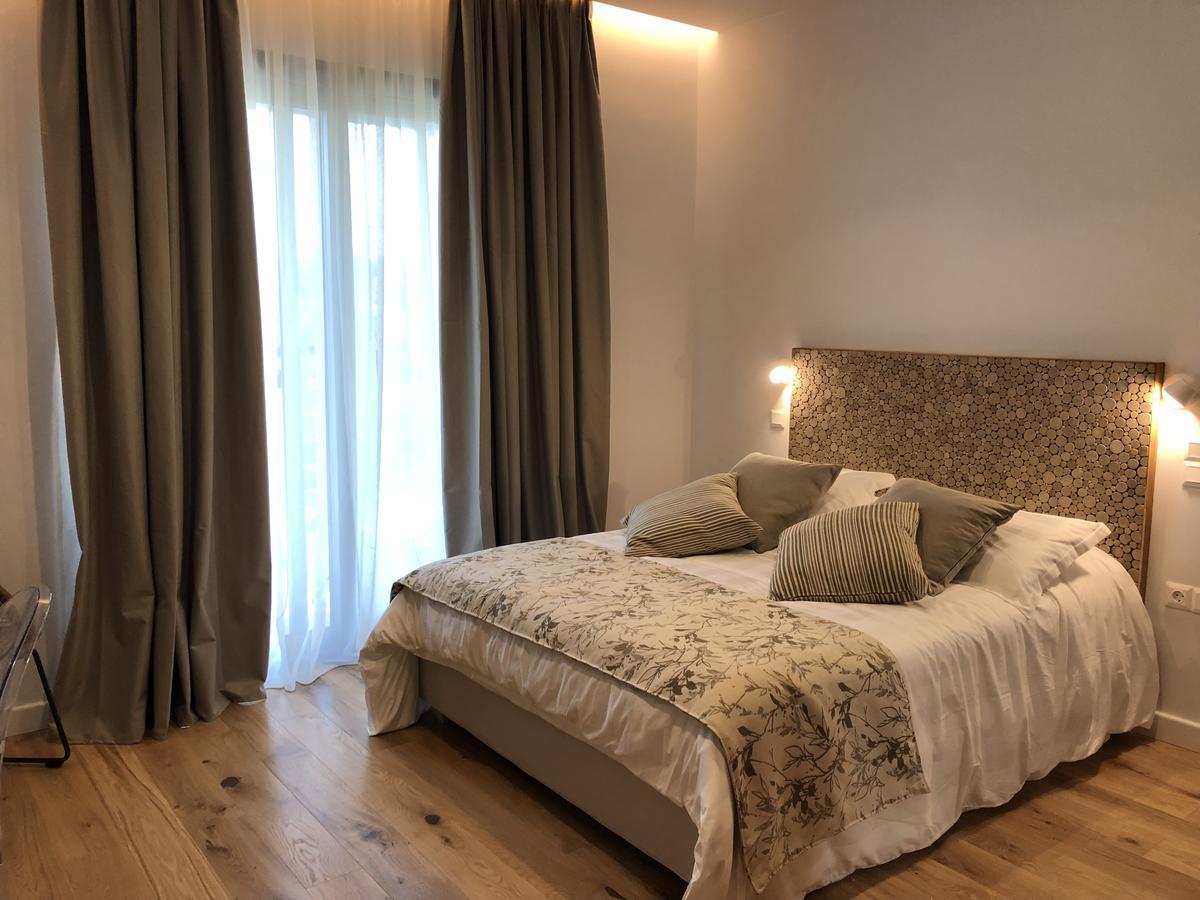 Villa Ren Dassia  Buitenkant foto