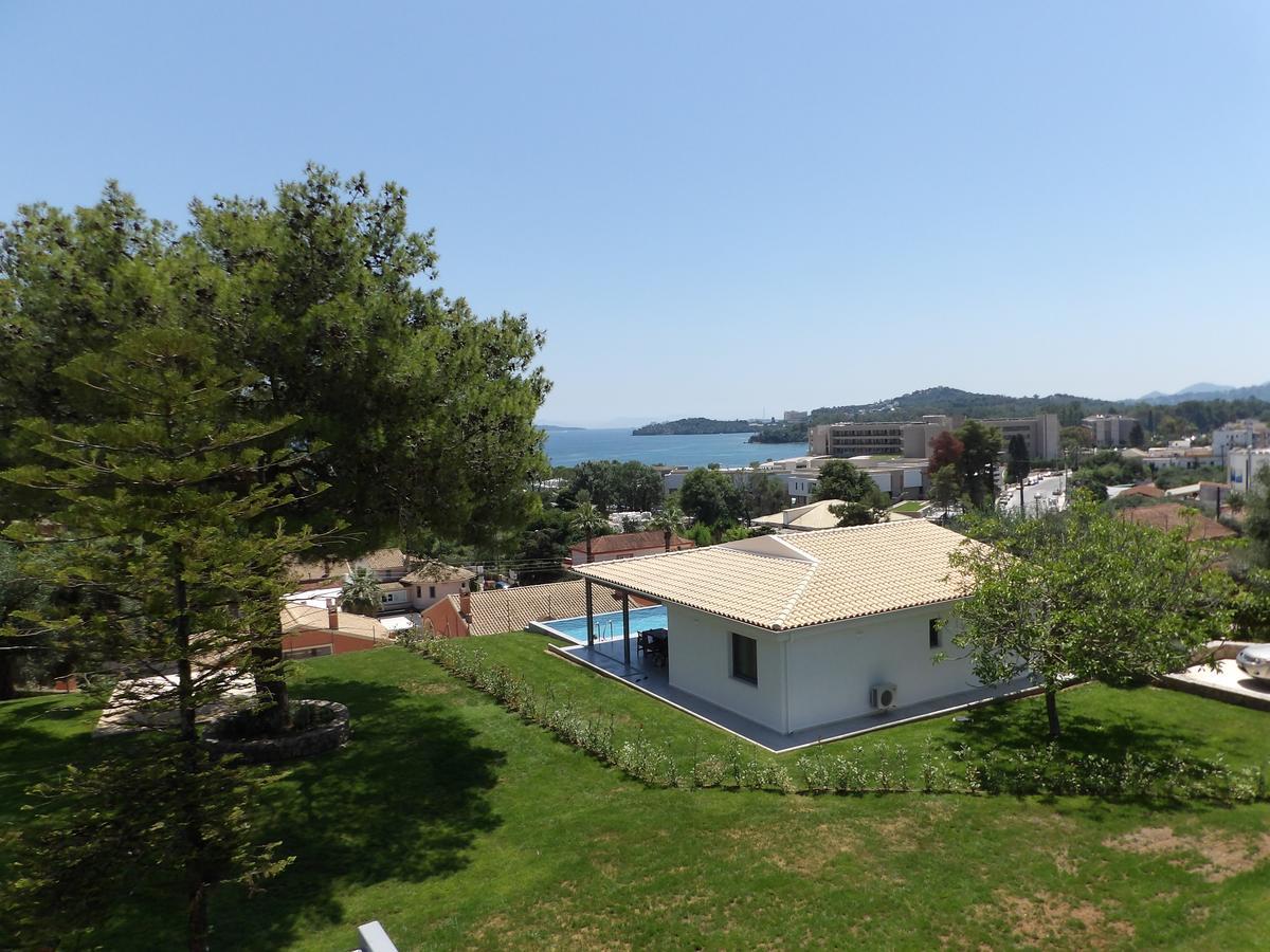 Villa Ren Dassia  Buitenkant foto