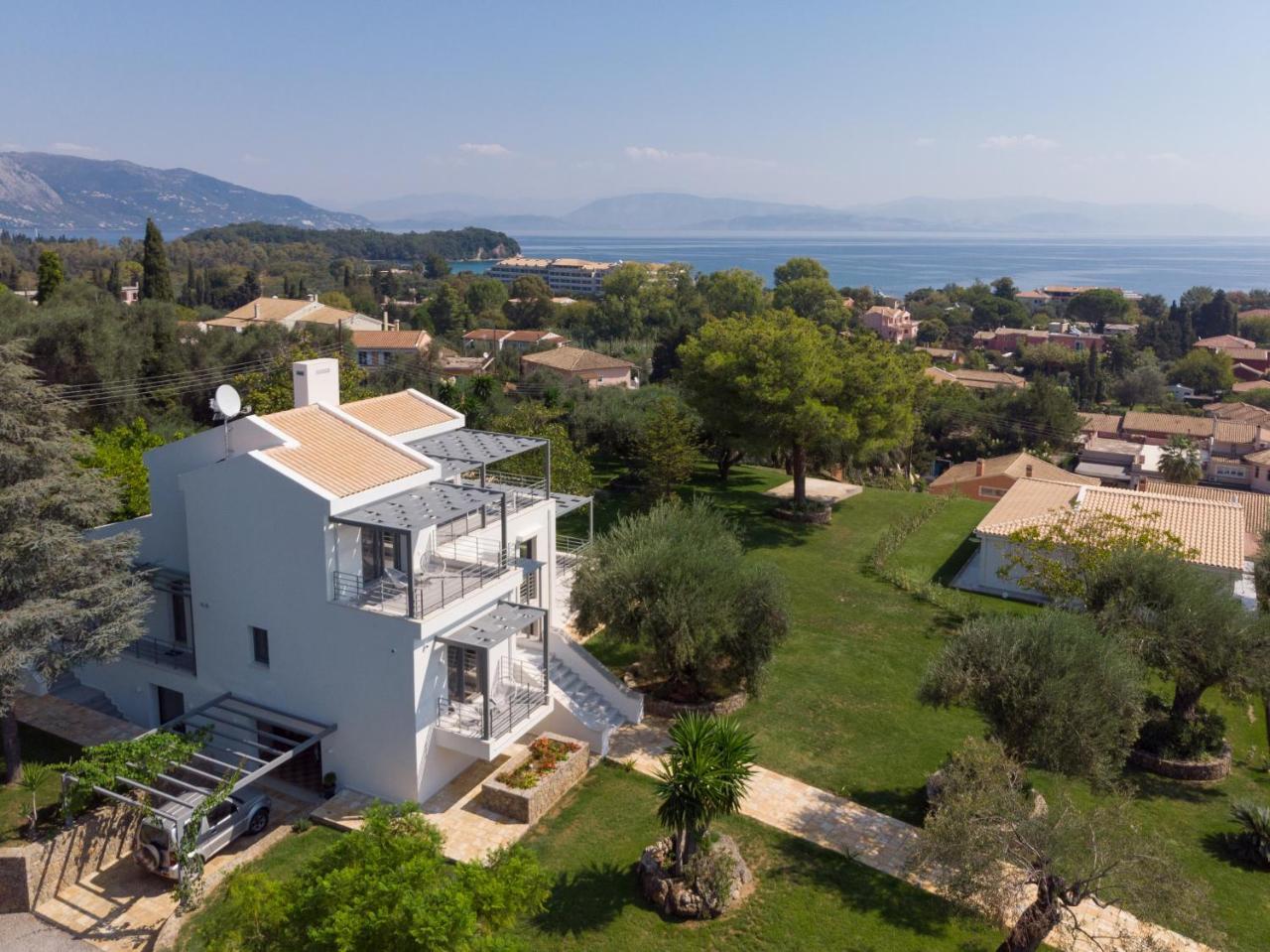 Villa Ren Dassia  Buitenkant foto